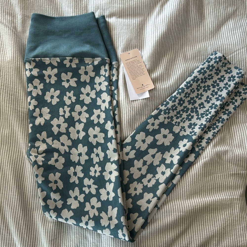 Spiritual Gangster Lovesculpt Leggings